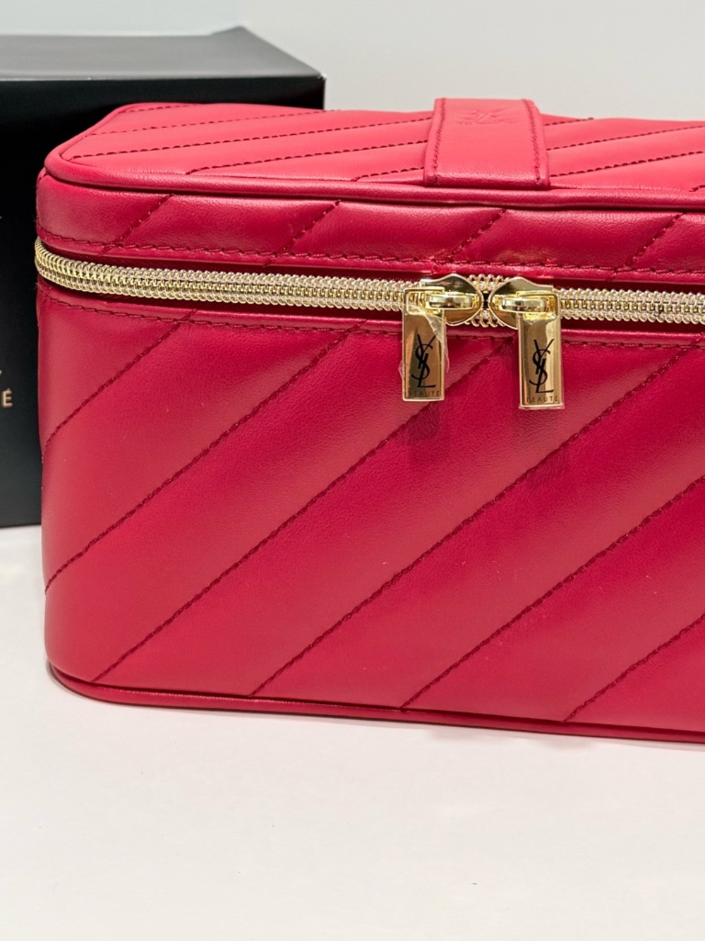 Brand New Vanity case by YSL beaute - Picture 4 of 7